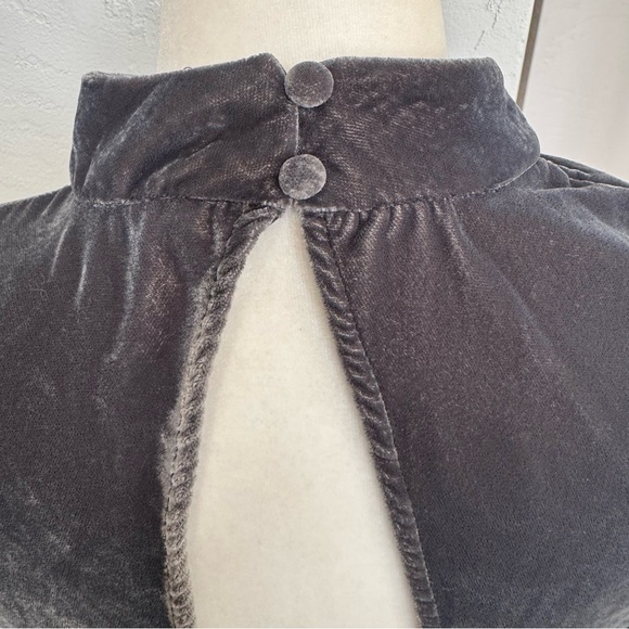 Banana Republic Factory Cropped Open Back Velvet Blouse - Picture 6 of 10